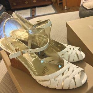 NWT Naturalizer White Wedges